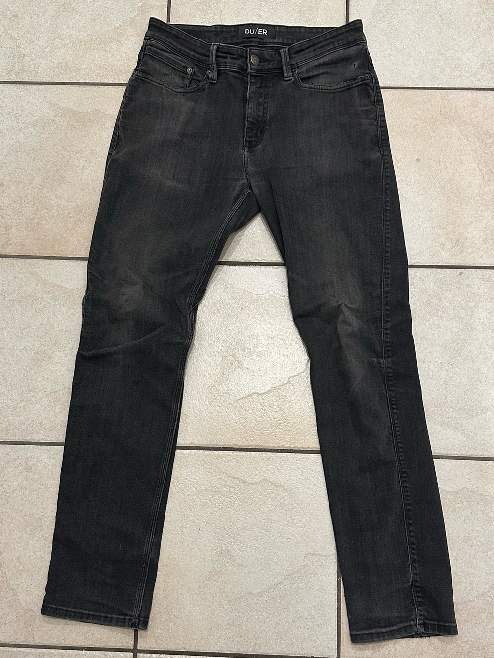 Duer L2X relaxed fit men's jeans black faded.